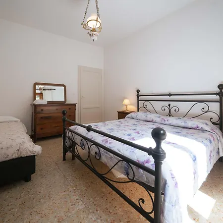 Casa Natalina 蒙特卡蒂尼泰尔梅